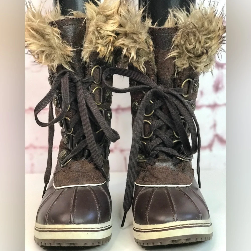 PARIS BLUES Fierce Faux Leather Faux Fur Lined Brown Lace Up Duck Boots Size 8